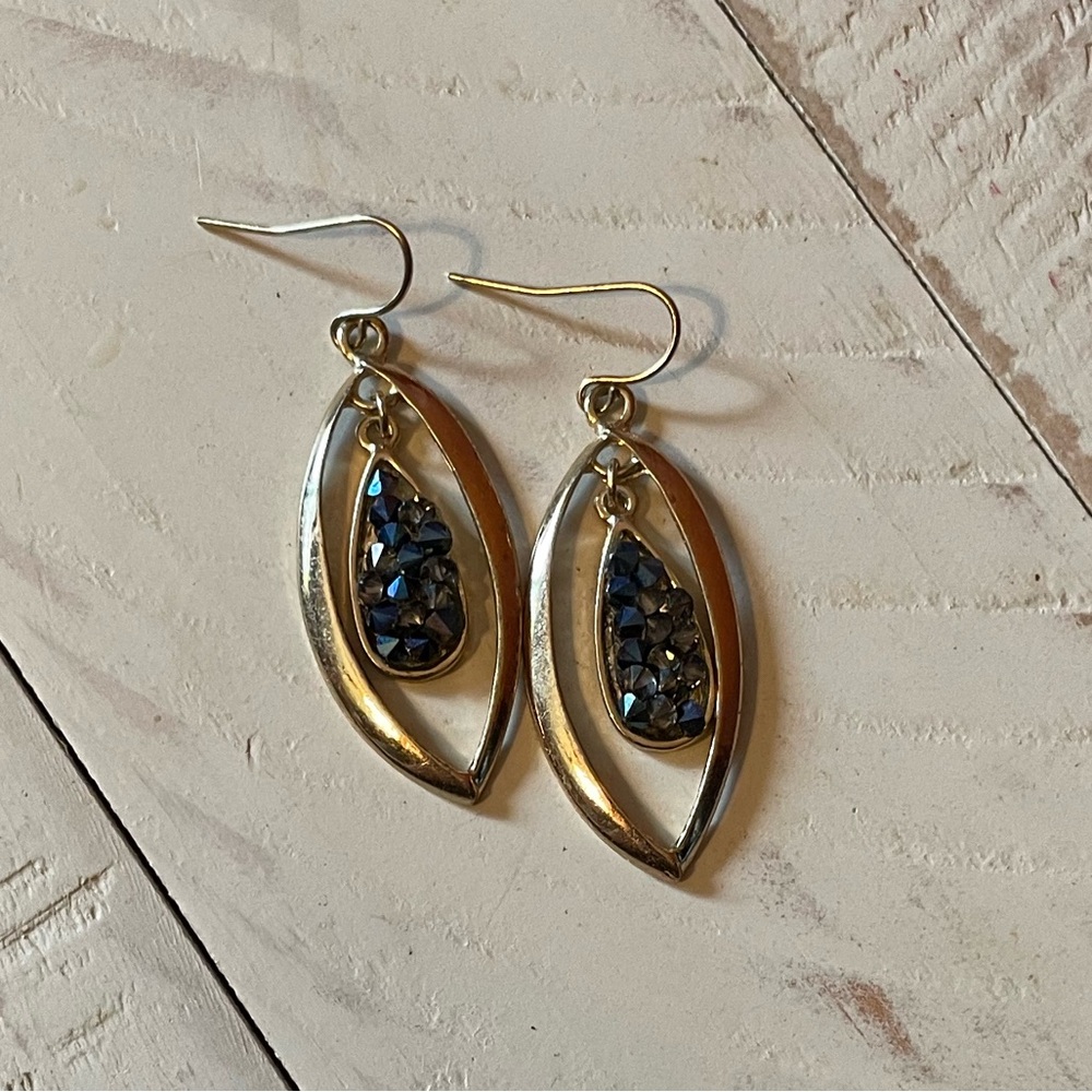 🍒4/$15 Teardrop Dangle Earrings with Dark Stone Accents
